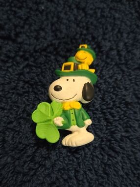 Hallmark PIN St Patrick Vintage SNOOPY & WOODSTOCK Leprechaun Shamrock Irish